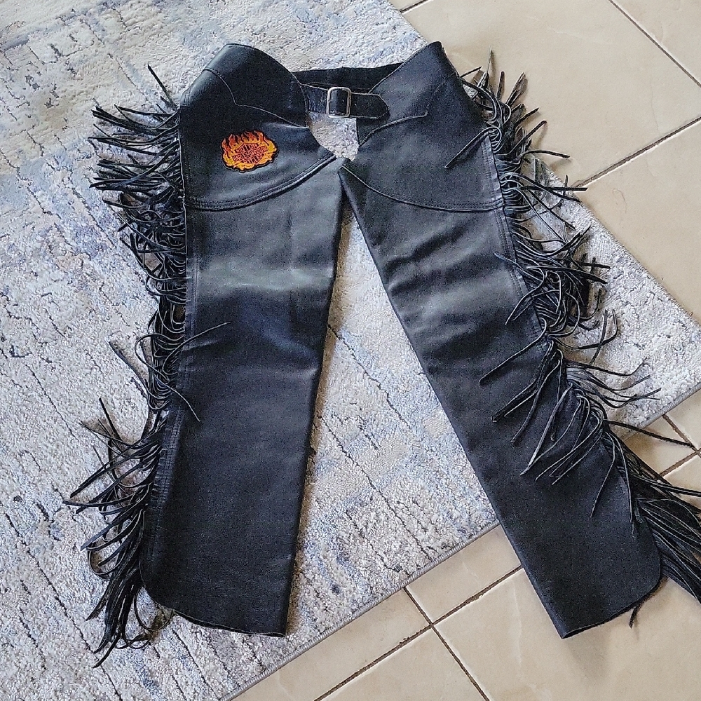 US Chap & Saddelbag Black Leather Chaps with Harley Davidson Patch Sz S